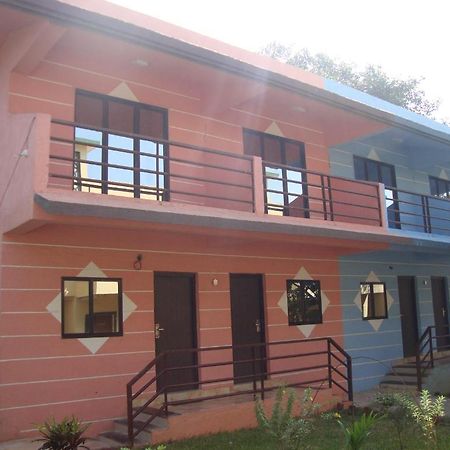 Malad Pali Beach Resort מראה חיצוני תמונה