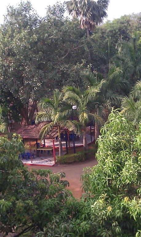 Malad Pali Beach Resort מראה חיצוני תמונה
