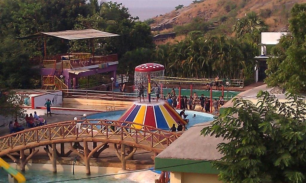 Malad Pali Beach Resort מראה חיצוני תמונה